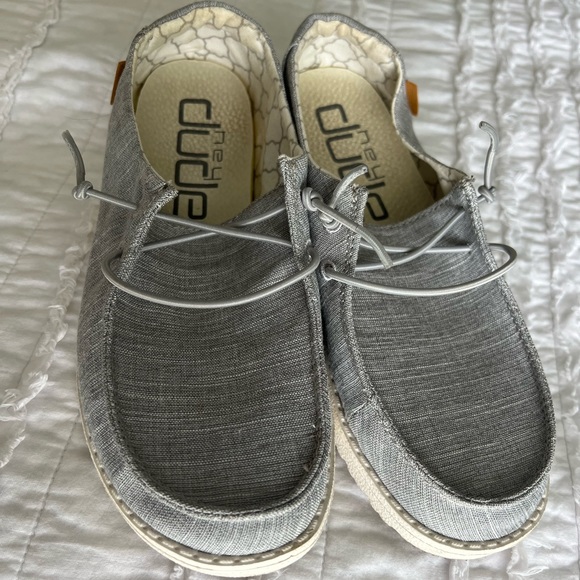 Hey Dude Shoes Grey Youth Girls Hey Dude Size 4 Wendy Poshmark